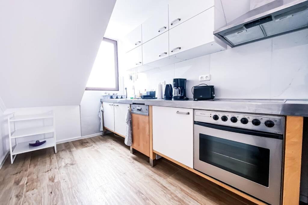 Apartment Modern Sanierte Mit 5 Einzelbetten In Leipzig-plagwitz